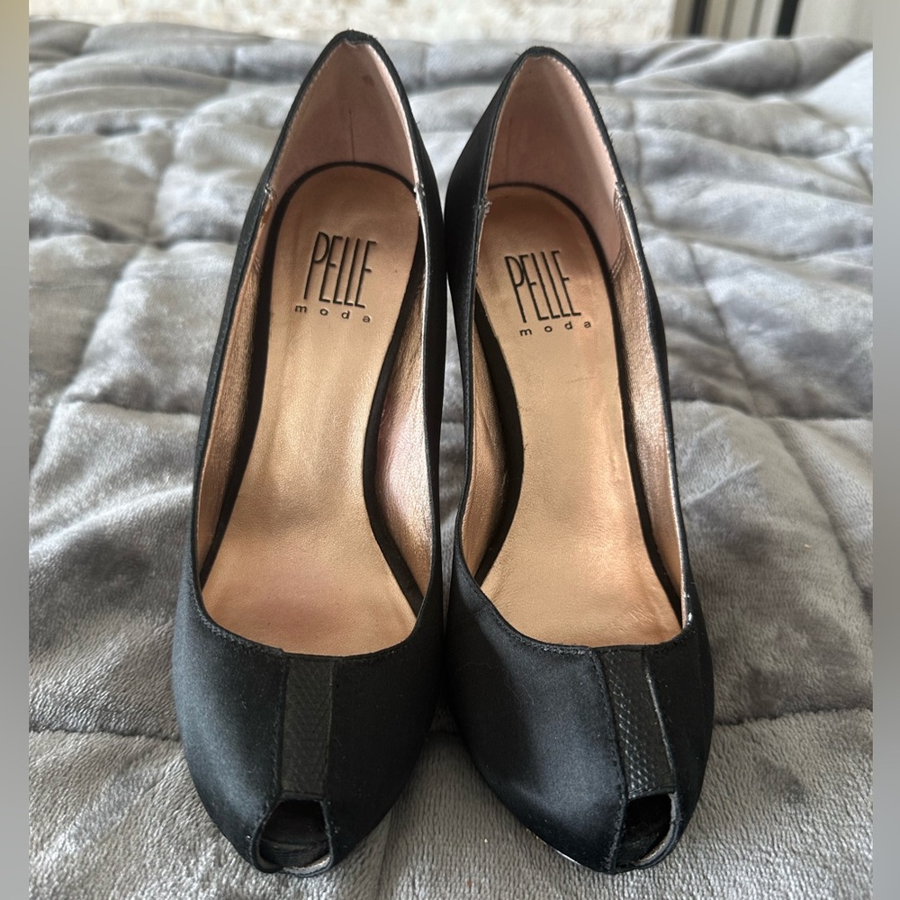 Pelle Moda Black Peep Toe Heels